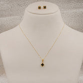 Van-Cleef Black Pendant Set 2.75 Grams, 18kt Gold