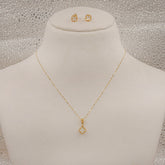 Van-Cleef White Pendant Set 2.68 Grams, 18kt Gold