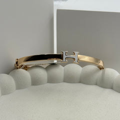Classic “HERMES” Inspired Kada 7.04 Grams, 18KT Gold