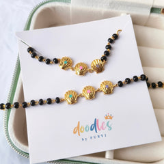 Golden Seashell Nazariya 5.11 Grams a Pair, 18KT Gold