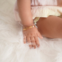 Daisy Name Bangle 6 Grams, 18KT Gold