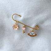 Flower key cat lapel pin 2.83 grams, 18KT Gold