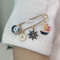 Initial With Boat And Wheel lapel pin 3.900 grams, 18KT Gold