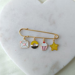 Letter donut cupcake star lapel pin 4.03 grams, 18KT Gold