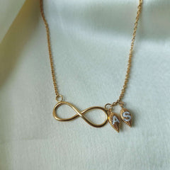 Infinity With Leaf Neckpiece 5.5 Grams, 18KT Gold
