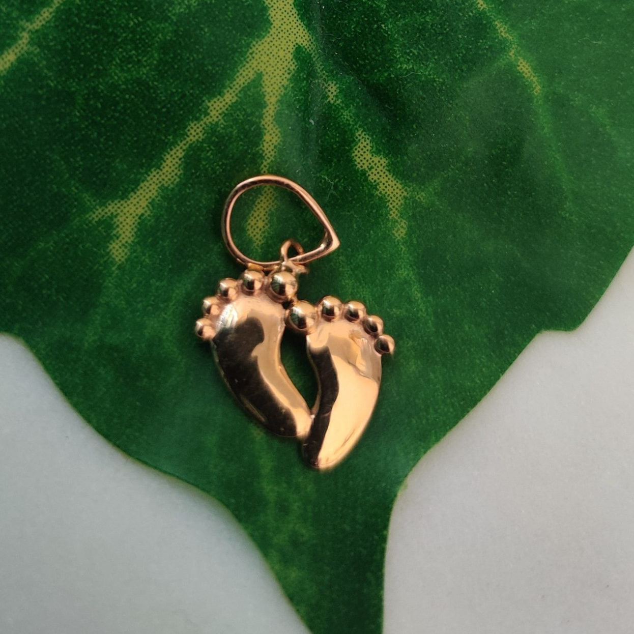 Feet pendant 1.350 grams