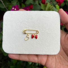 S Bow Lapel Pin for girls 2.3  grams 18kt gold