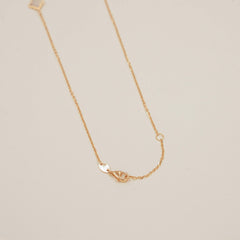 Elegant Clover Charm Necklace 2.78 Grams, 18kt Gold
