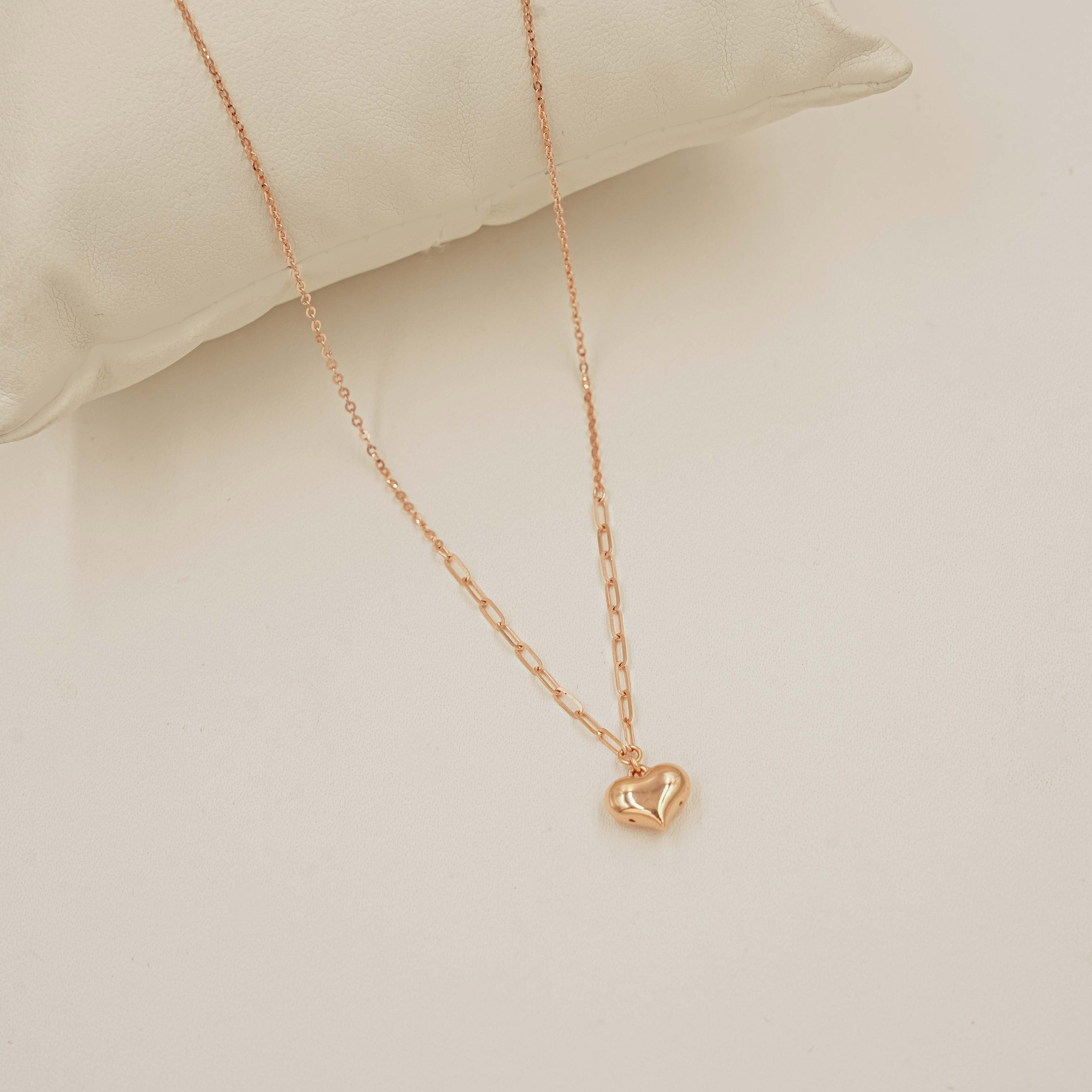 Golden Heart Charm Necklace 1.93 Grams, 18kt Gold