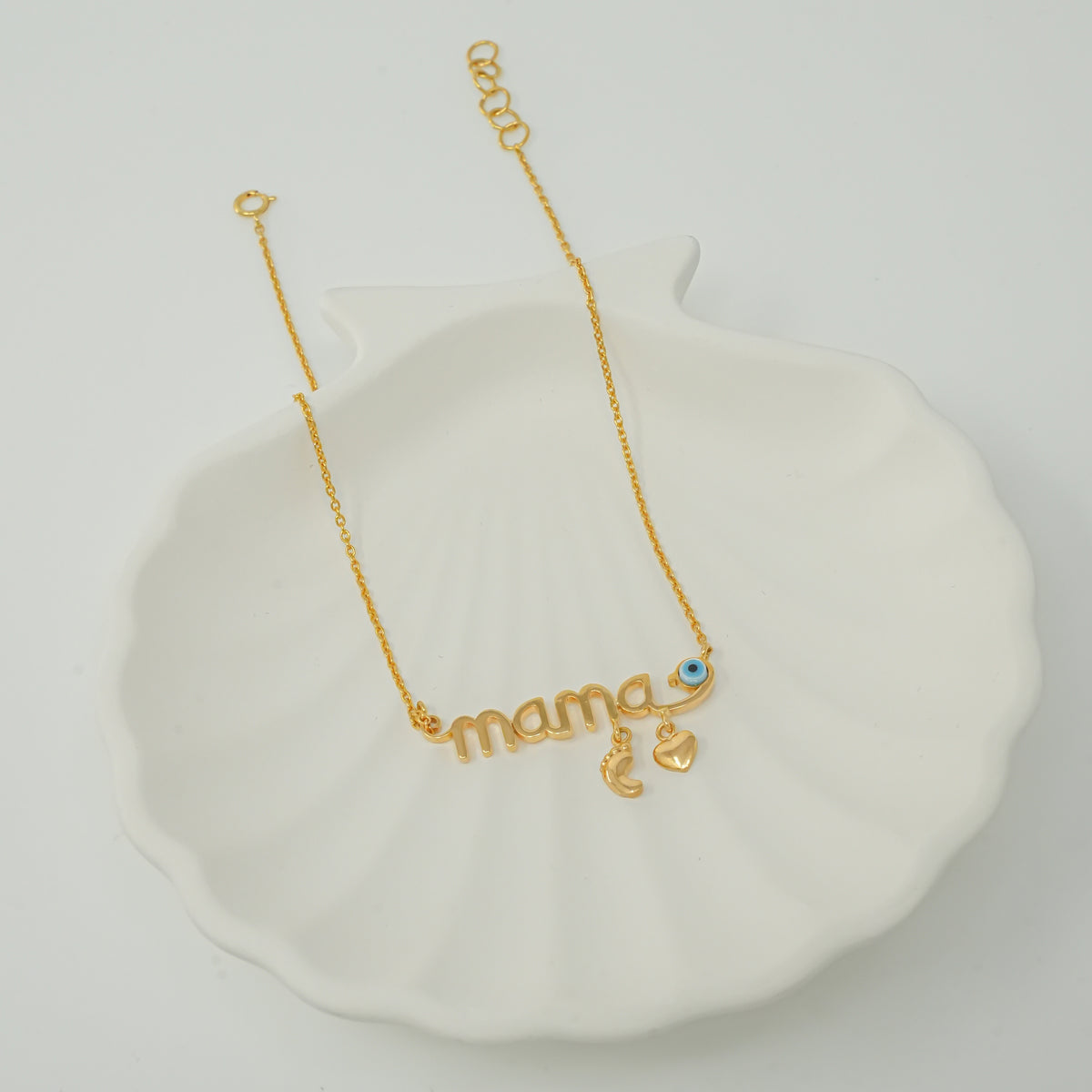 Mumma'S Love Name Necklace 5.16 Grams, 18kt Gold