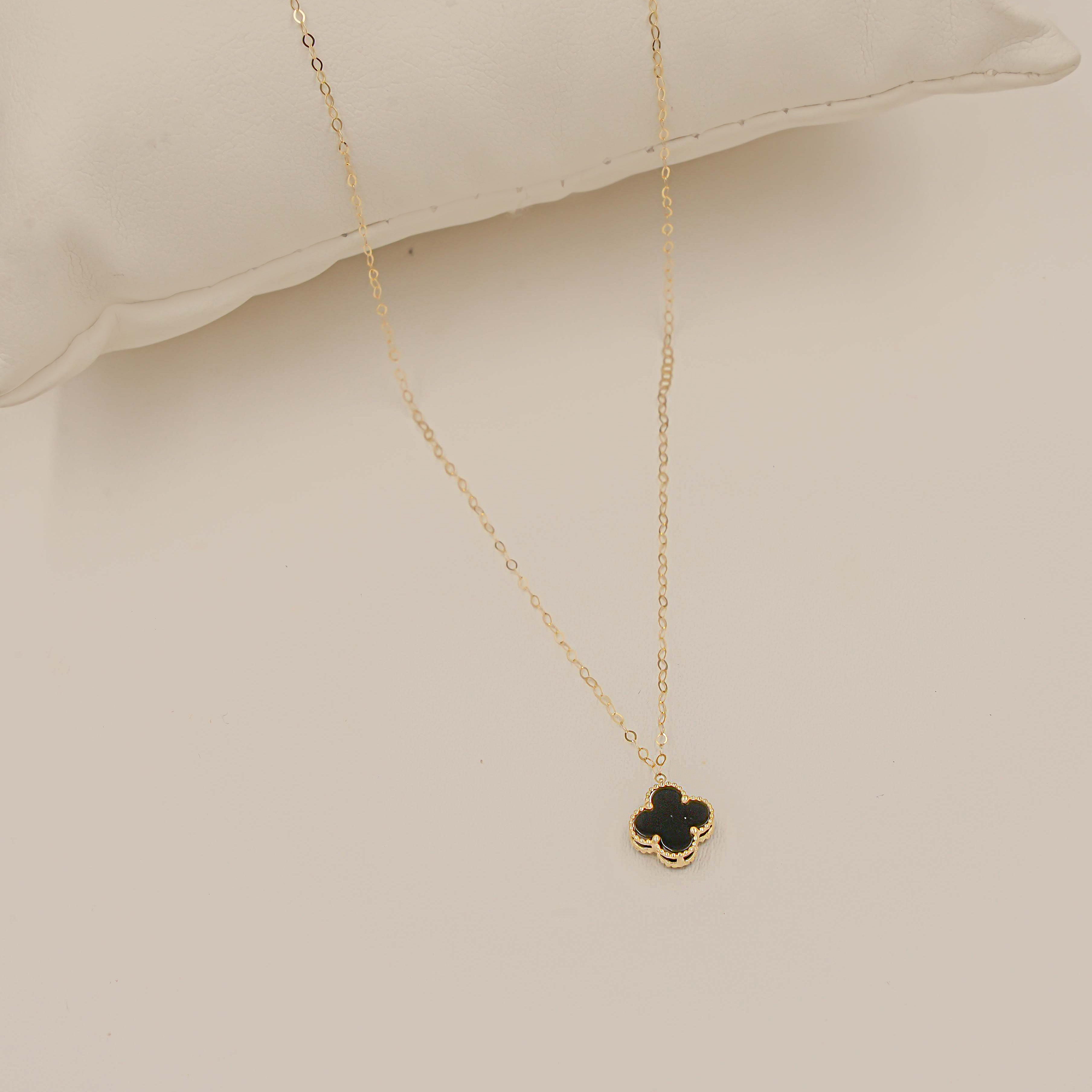 Van-Cleef Black Necklace 0.51 Grams, 18kt Gold
