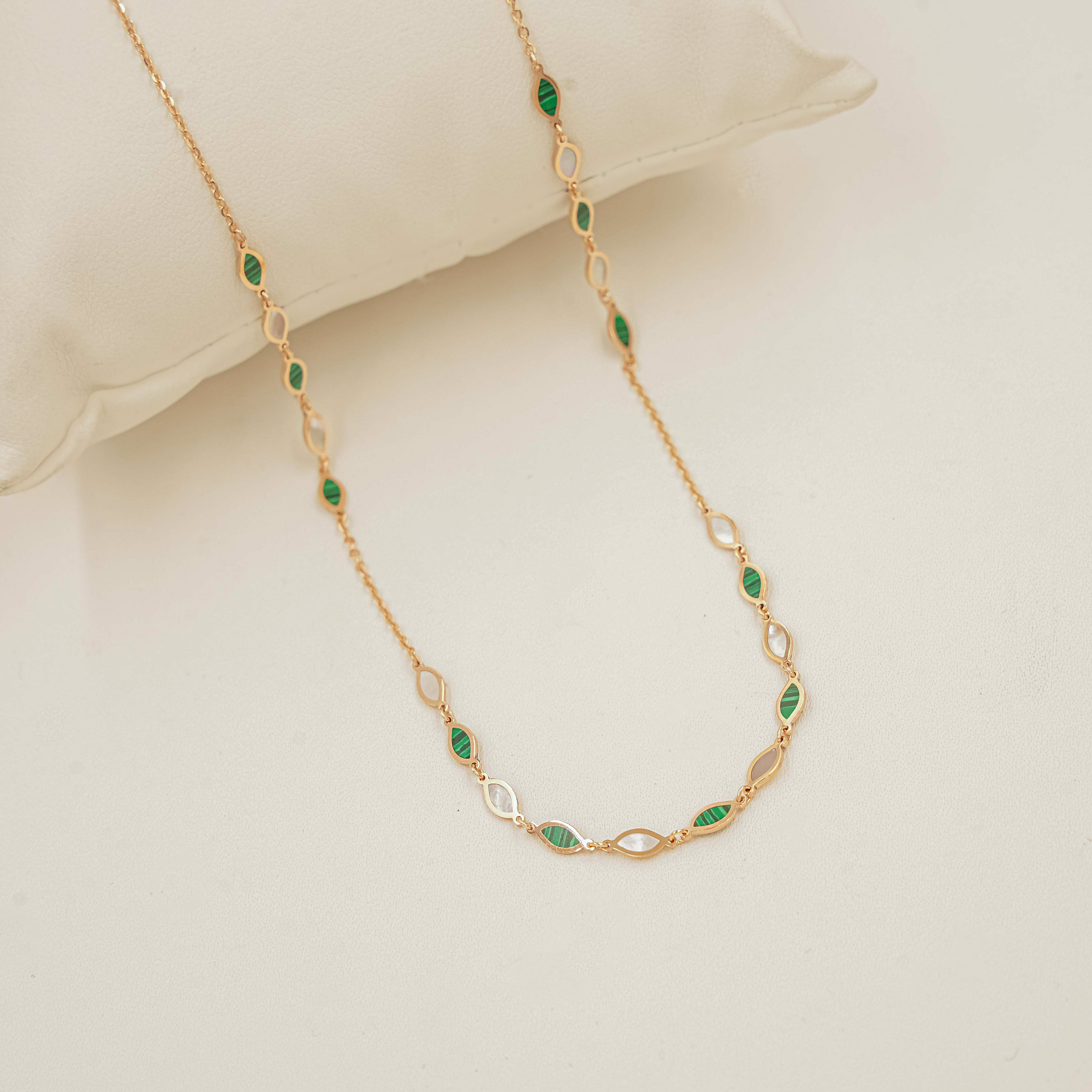 Emerald Elegance Necklace 3.02 Grams, 18kt Gold