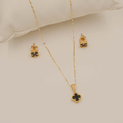 Van-Cleef Black Pendant Set 2.75 Grams, 18kt Gold