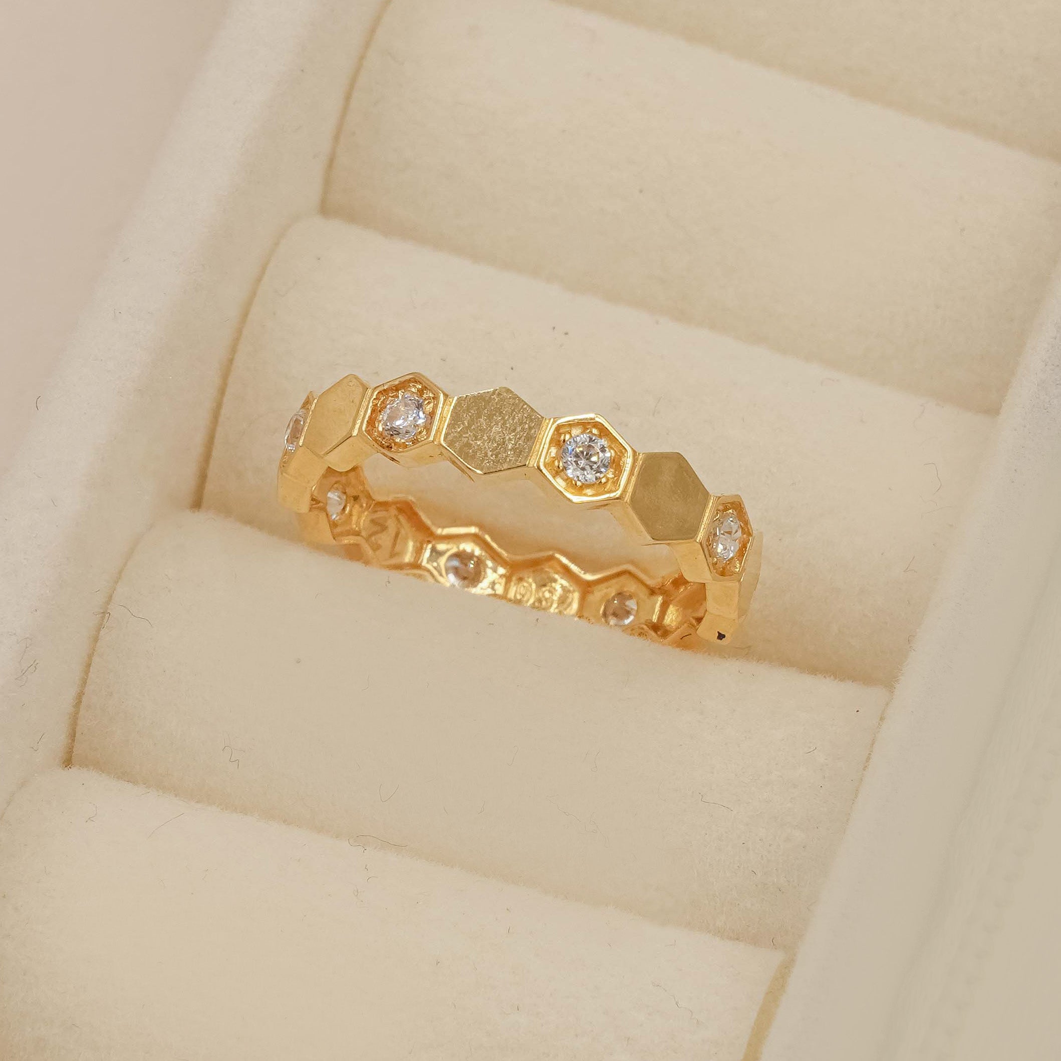 Hexa Bloom Diamond Band Ring 2.17 Grams , 18KT Gold