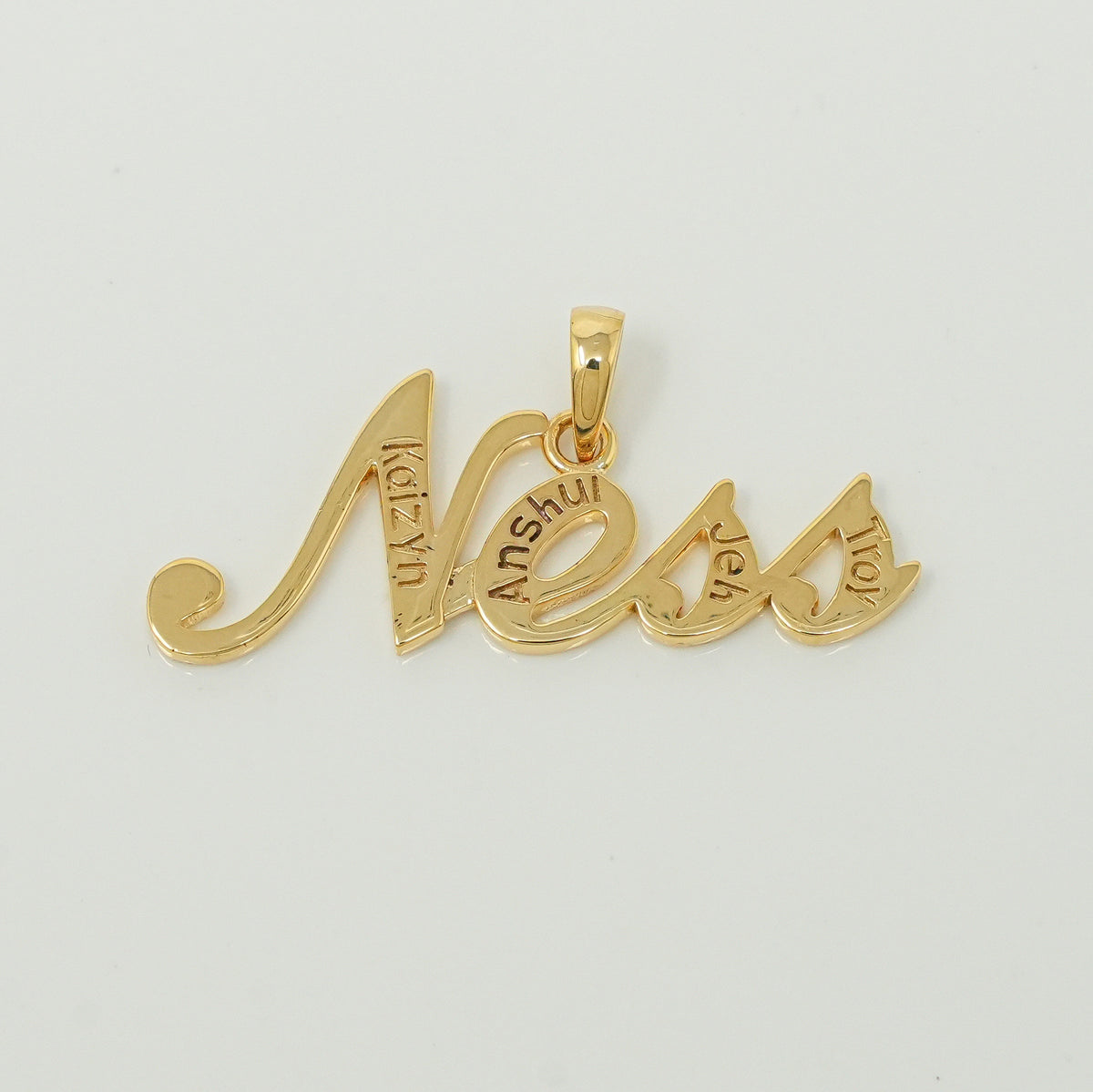 Personalised Family Name Engraved Pendant 5.29 Grams, 18KT Gold