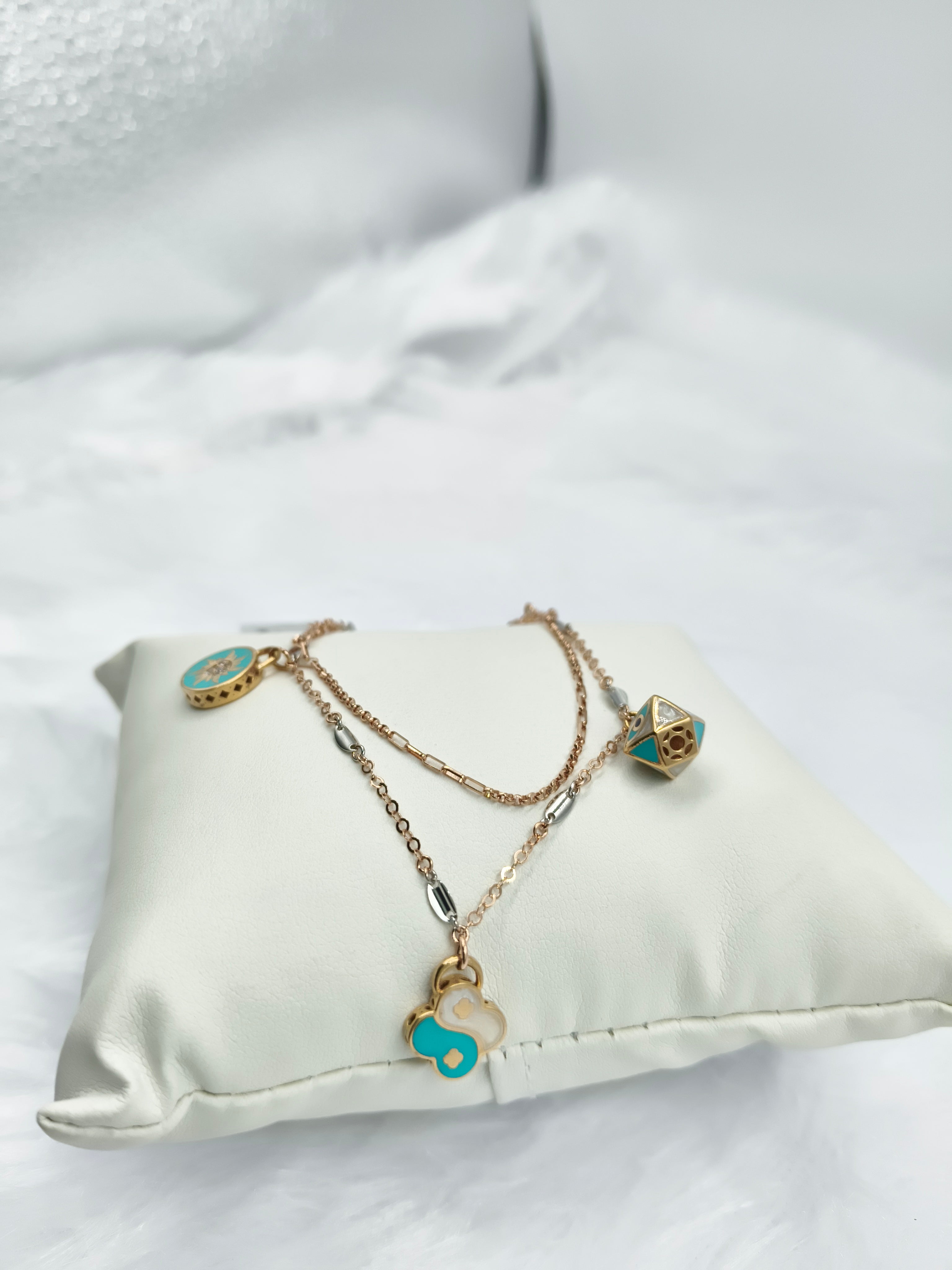 Layered Charm Bracelet 5.77 grams, 18KT Gold