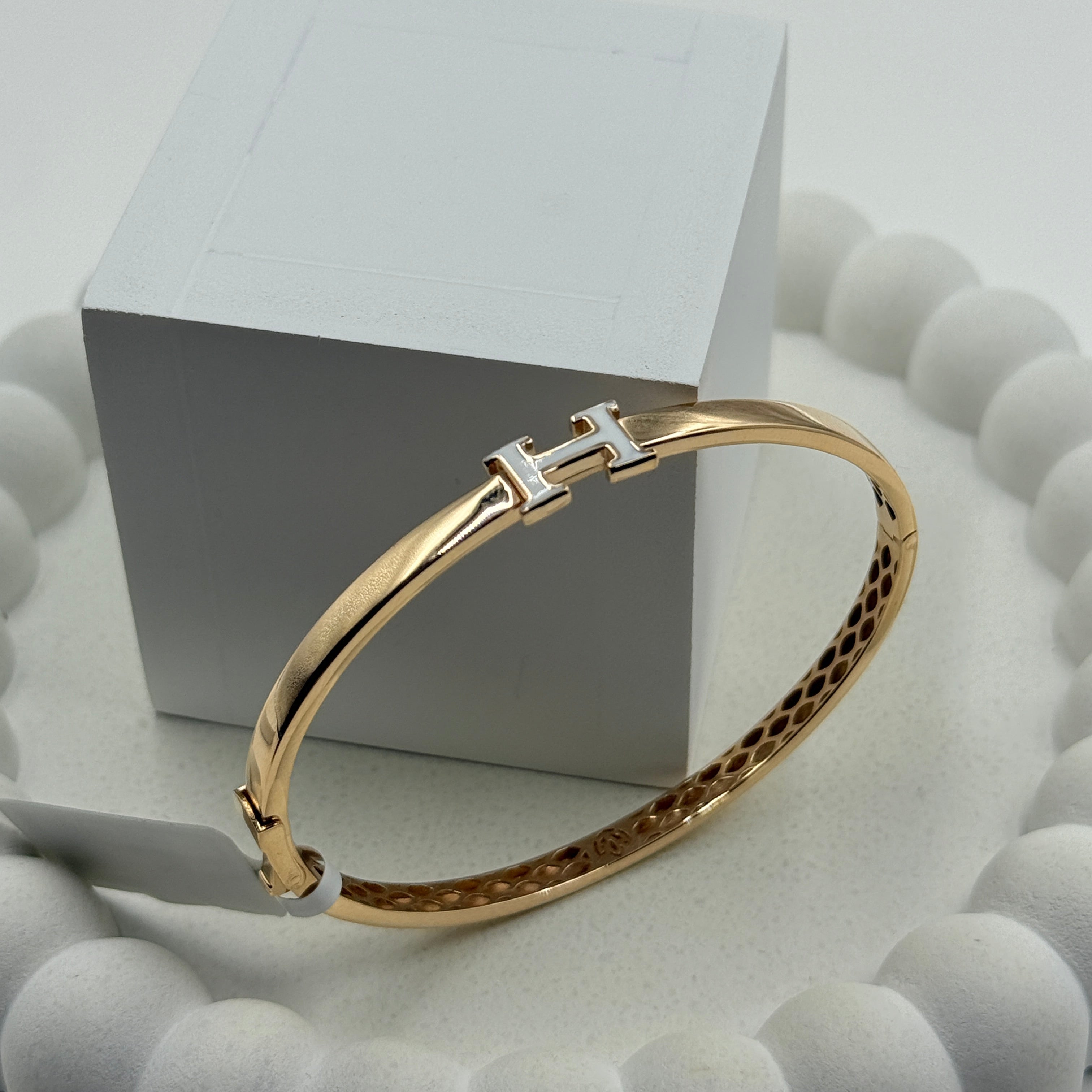 Classic “HERMES” Inspired Kada 7.04 Grams, 18KT Gold