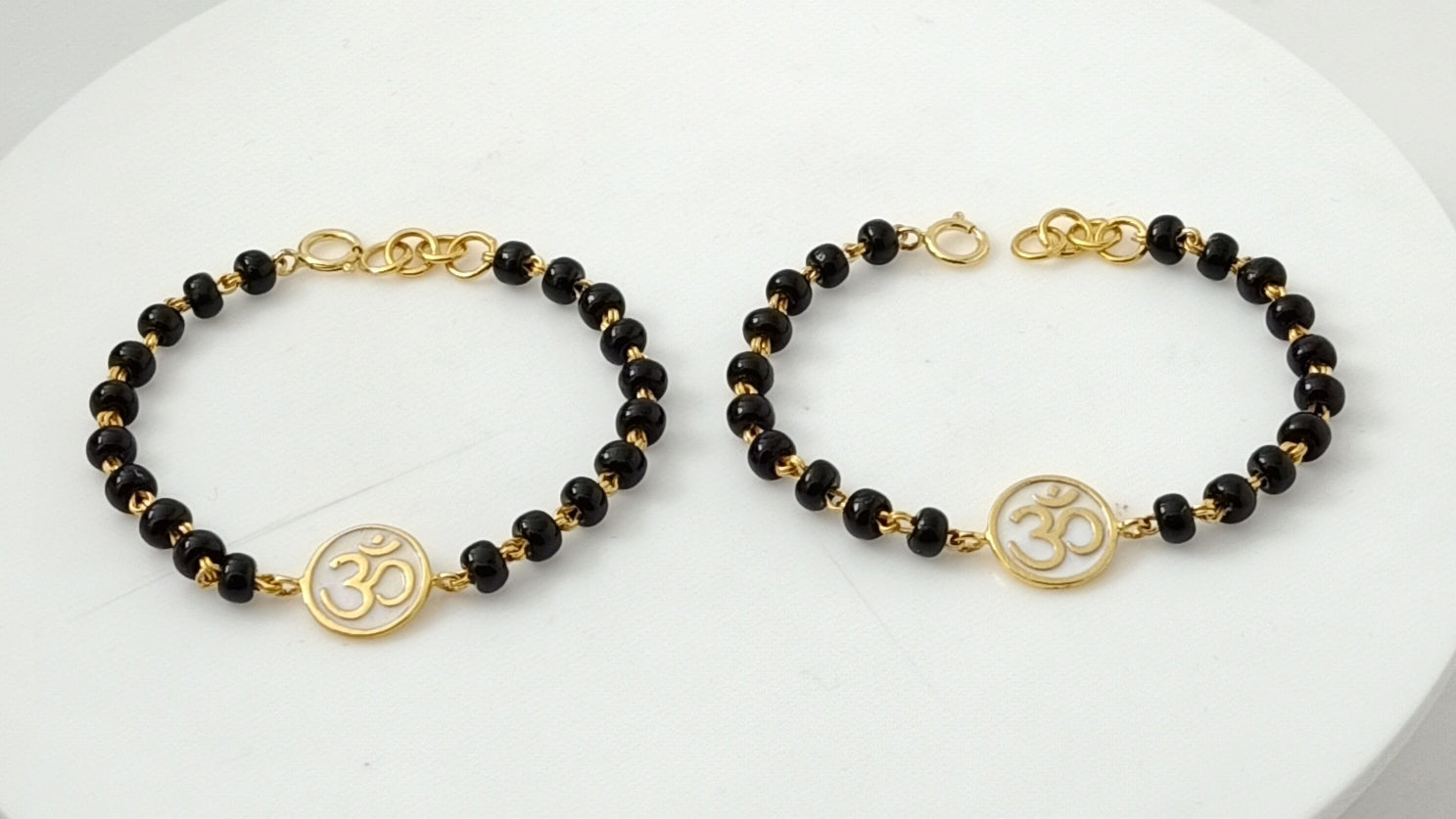 OM Nazariya a Pair 3.51 Grams, 18KT Gold