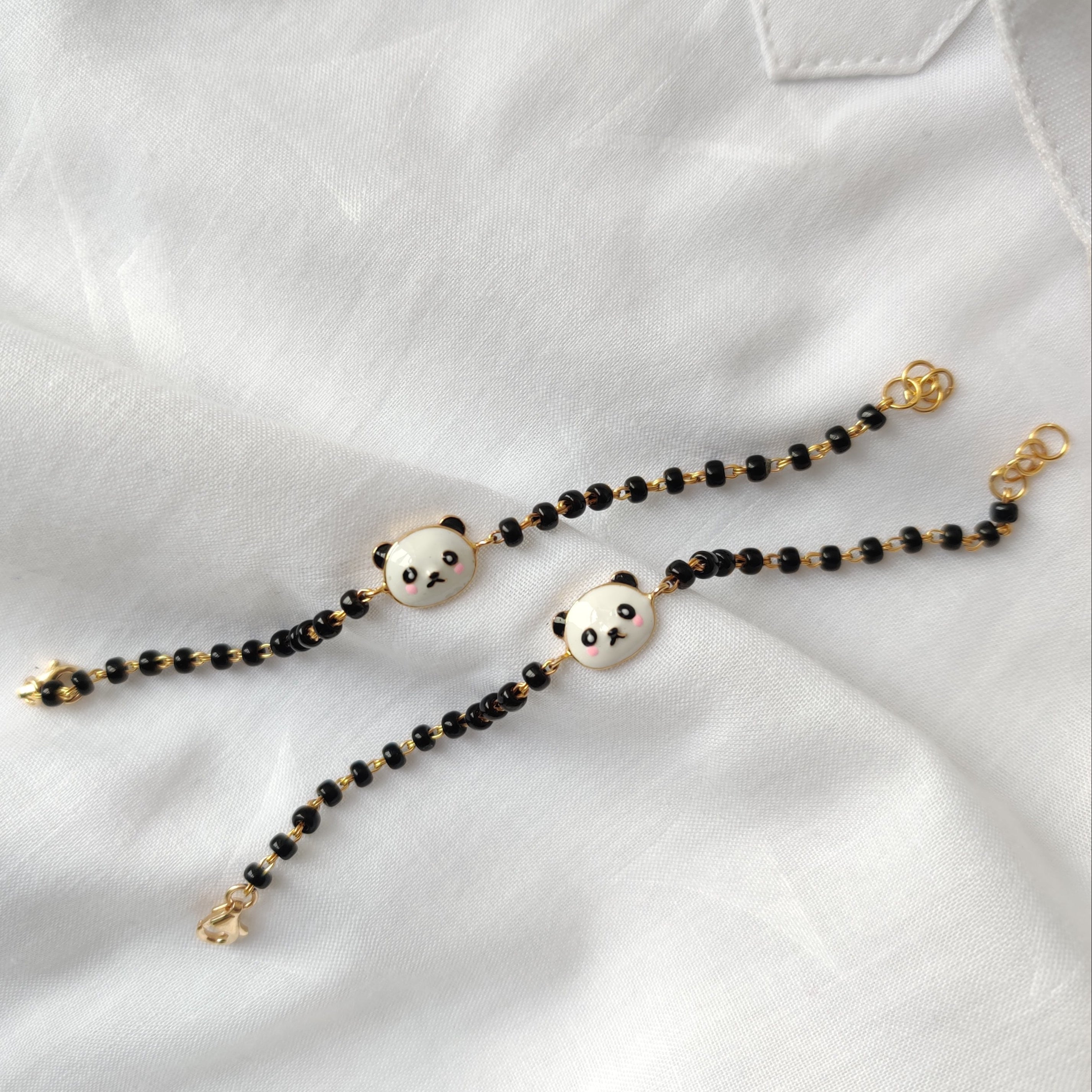 Panda Nazariyas 4.3 Grams a Pair, 18KT Gold