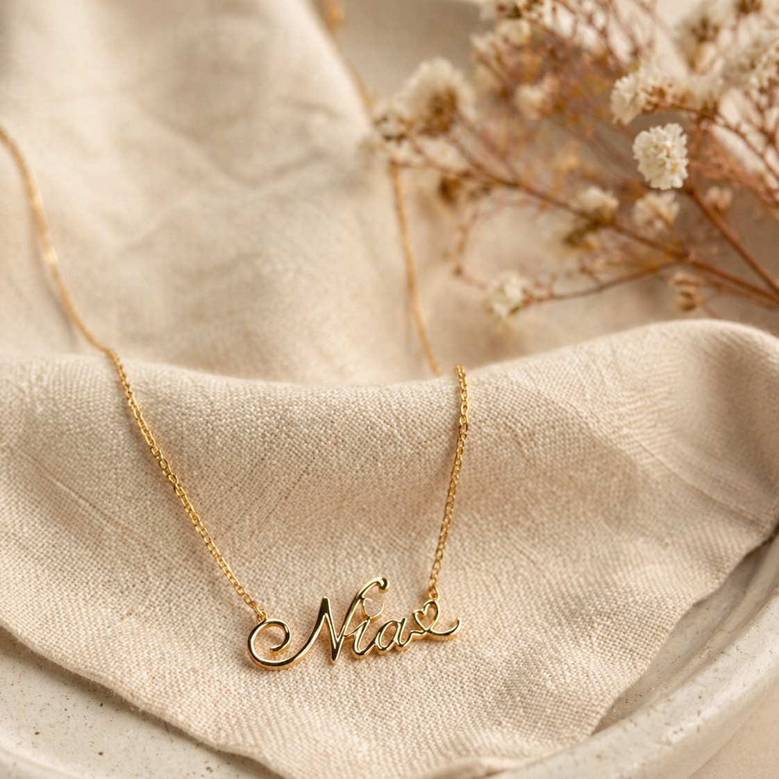 Personalised Name Necklace with Heart Detail 3.75 Grams, 18KT Gold