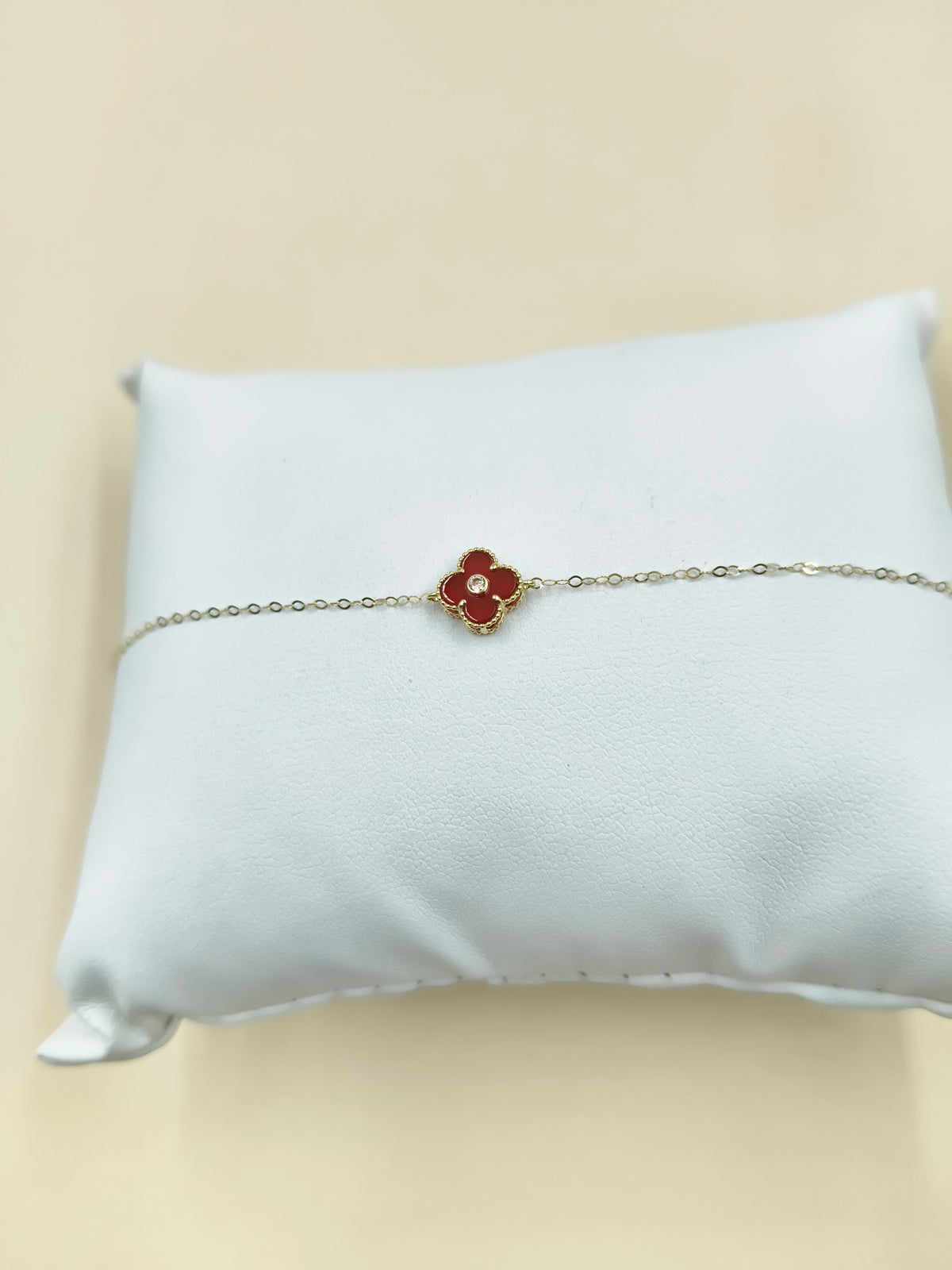 Crimson Charm Clover Bracelet 0.42 Grams, 18KT Gold