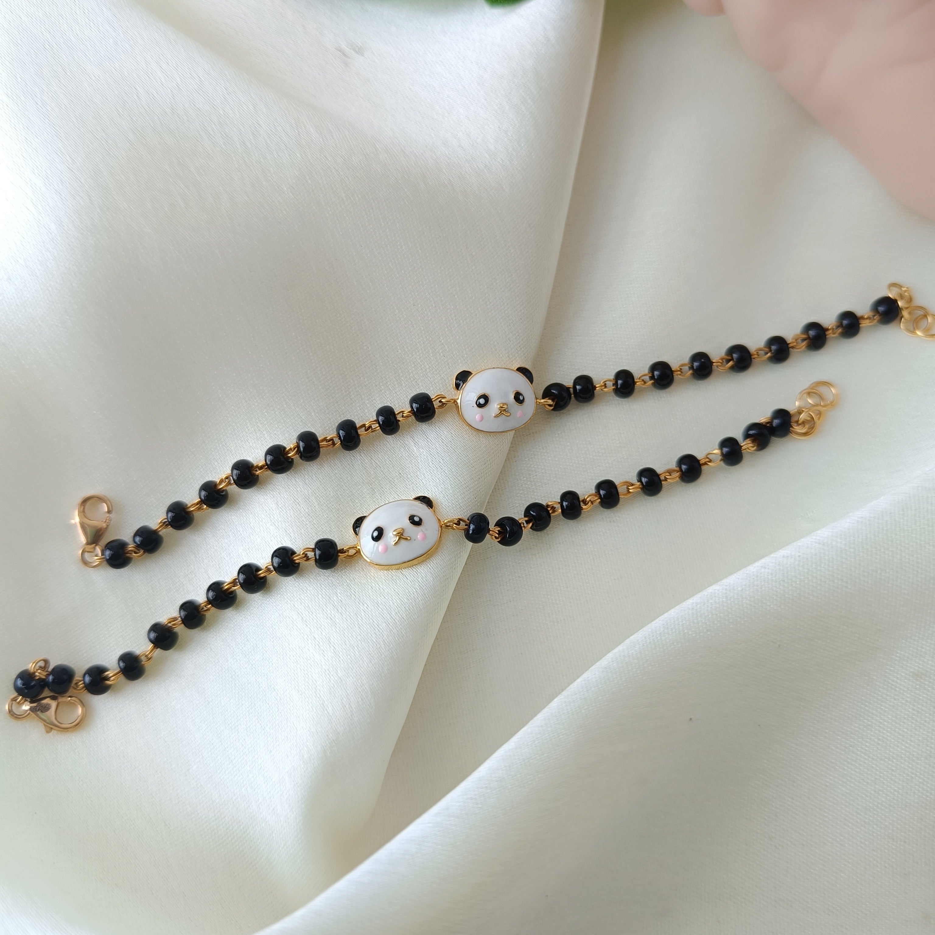Panda Nazariya 5.21 Grams a Pair, 18KT Gold