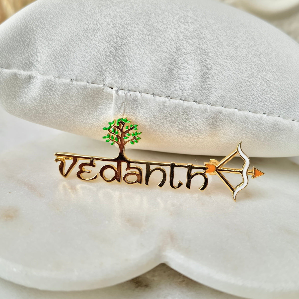 Name Brooch with Arrow and Tree 6 Grams, 18KT Gold