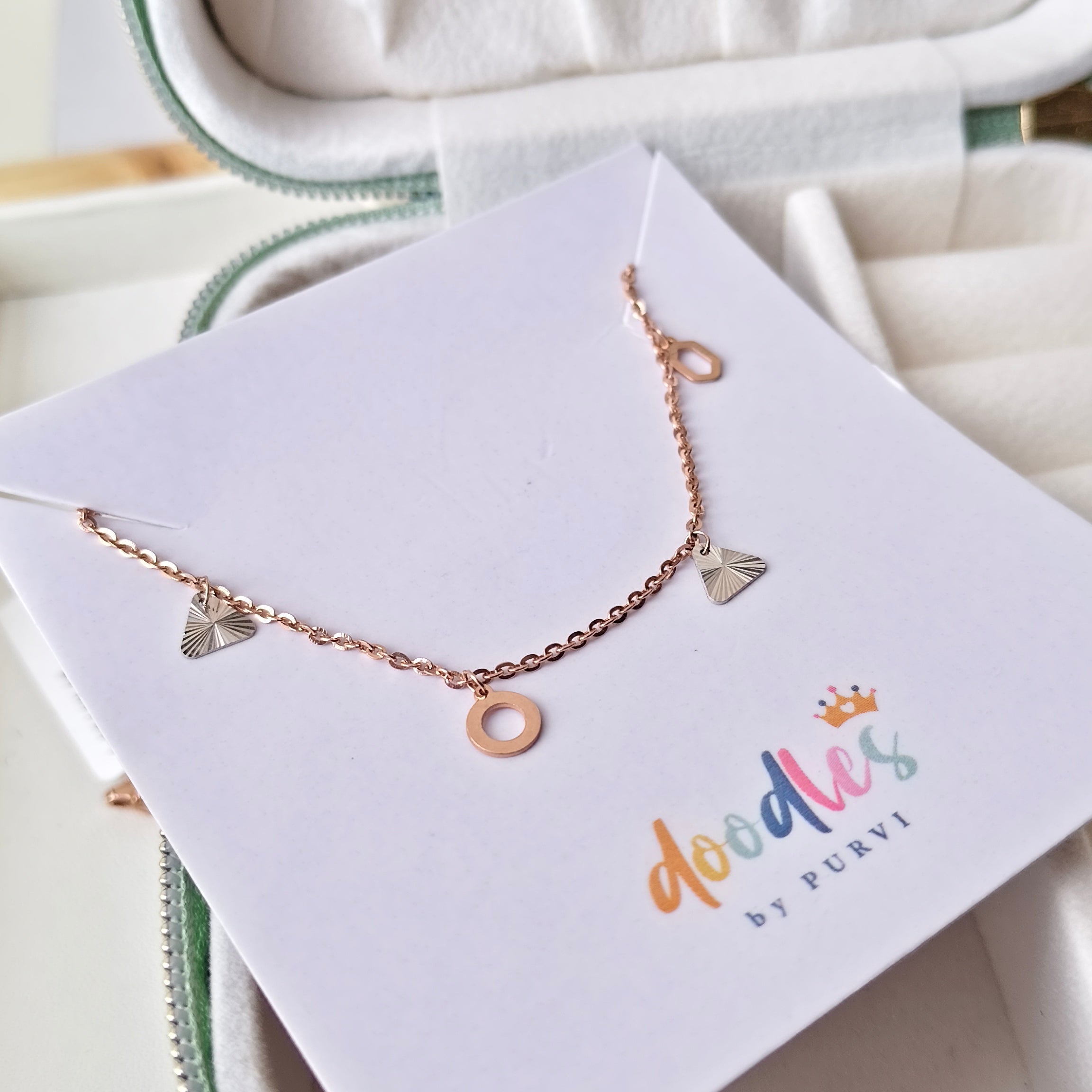 Elegant Gold Charm Bracelet  1.93 grams, 18KT Gold
