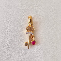 Crown Key Pendant 0.66 grams, 18KT Gold