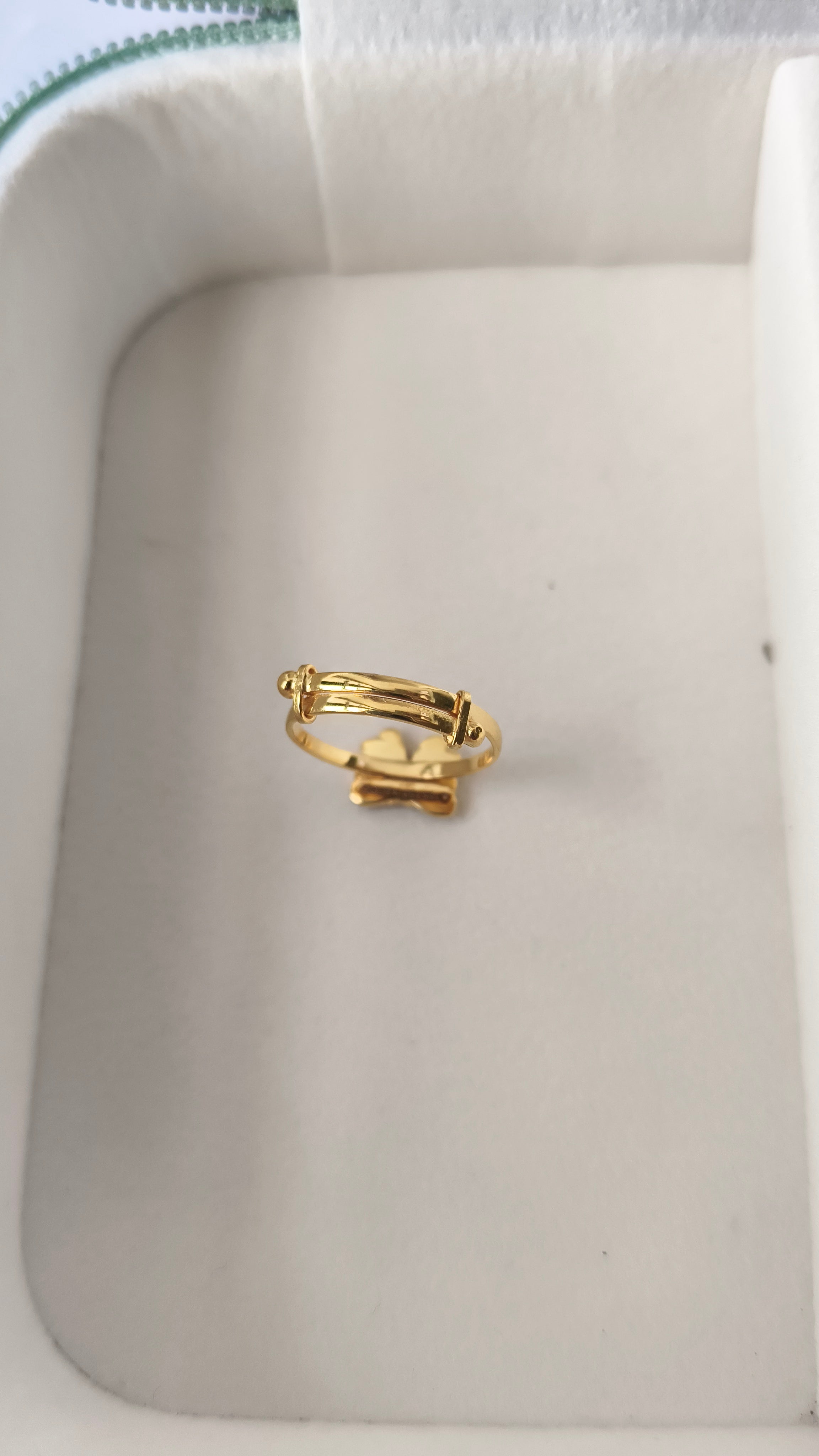 Purple Bow Ring 1.18 Grams, 18KT Gold