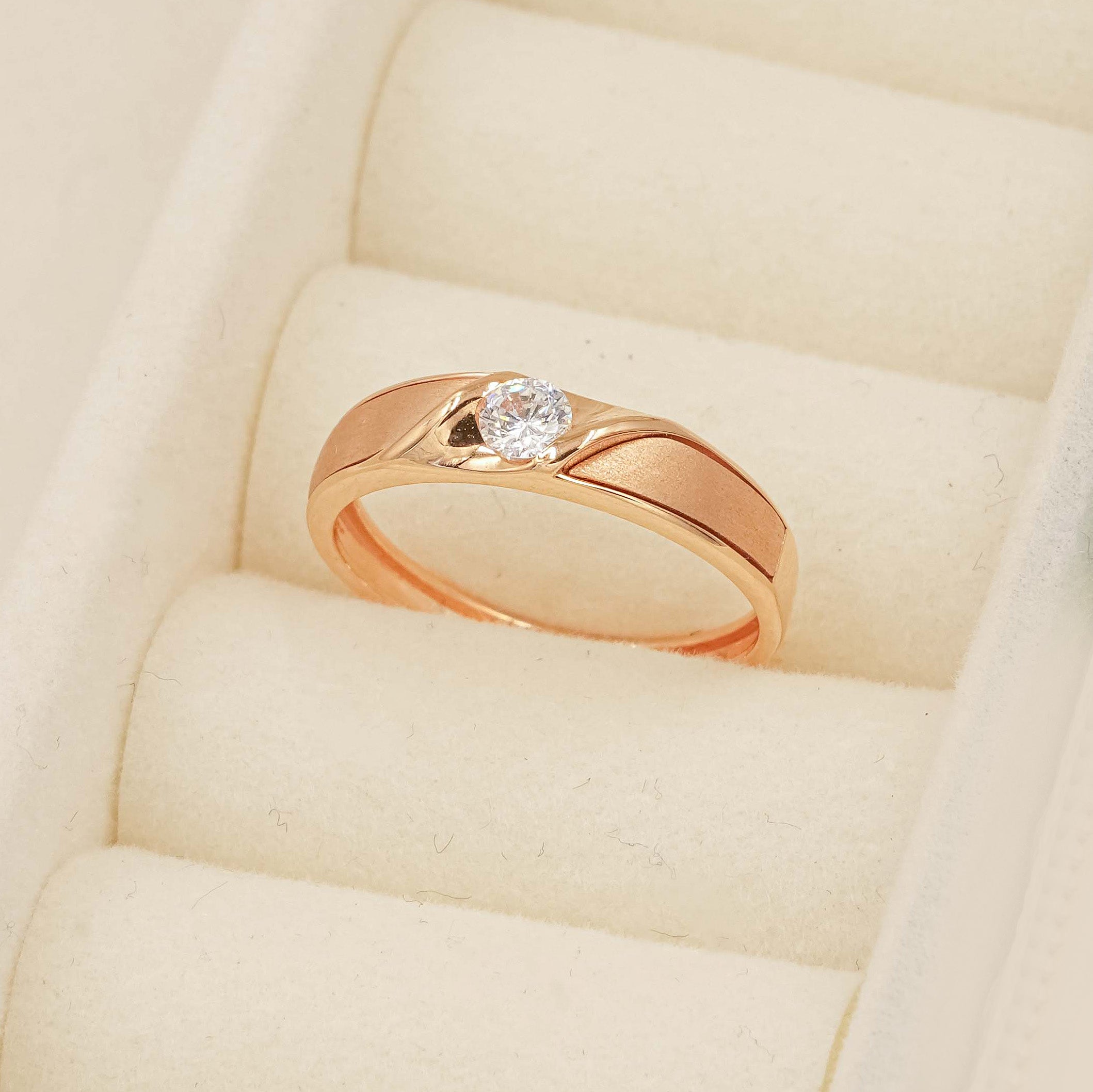 Classic Solitaire Ring 2.74 Grams , 18KT Gold