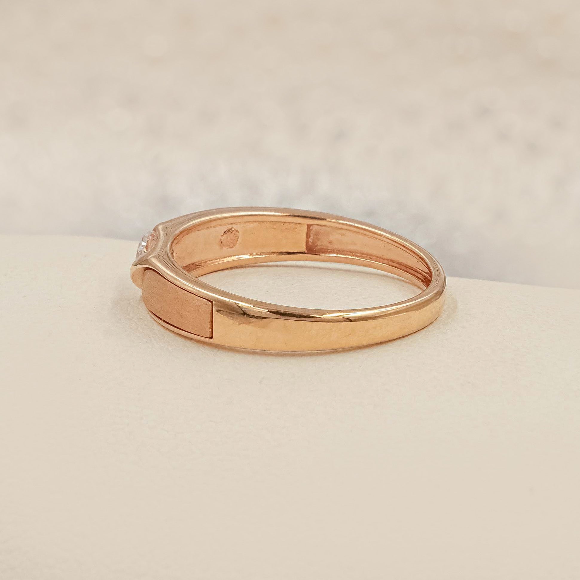 Classic Solitaire Ring 2.74 Grams , 18KT Gold