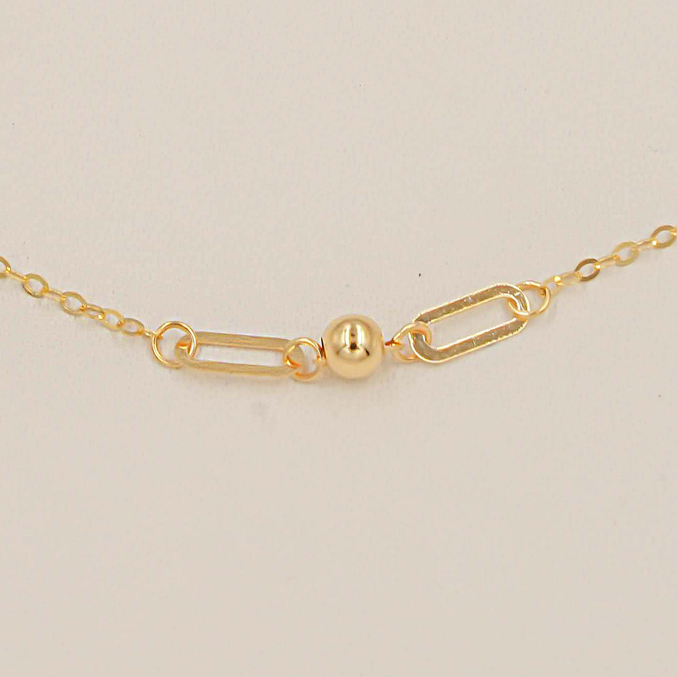 Elegant Link & Bead Bracelet 0.77 Grams, 18KT Gold
