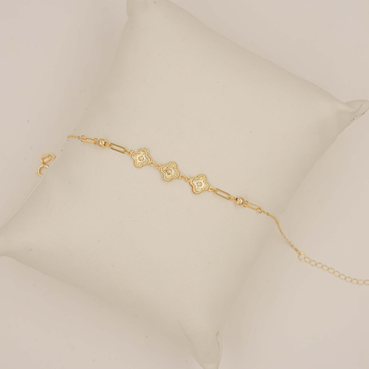 Floral Charm Bracelet 0.56 Grams, 18KT Gold