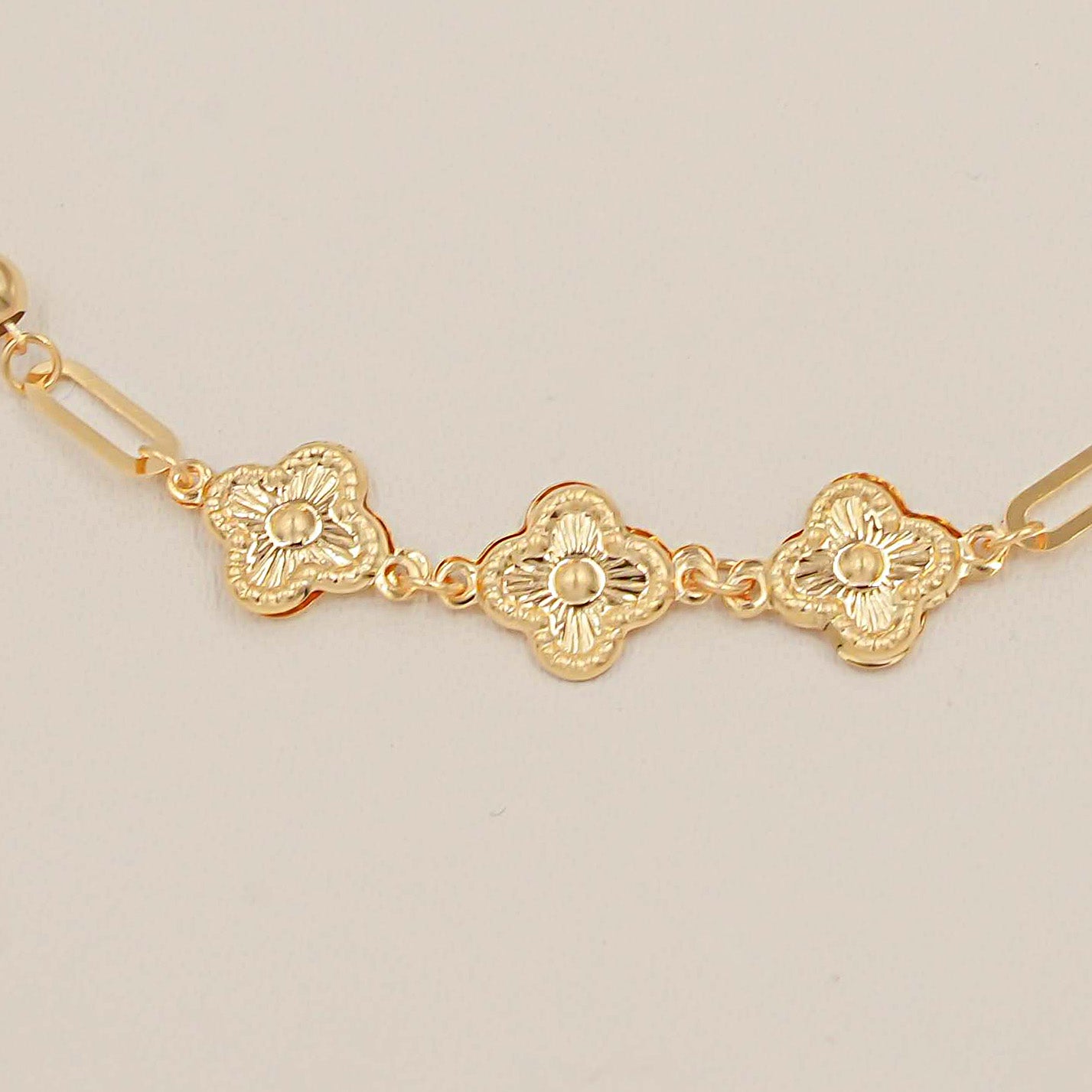 Floral Charm Bracelet 0.56 Grams, 18KT Gold