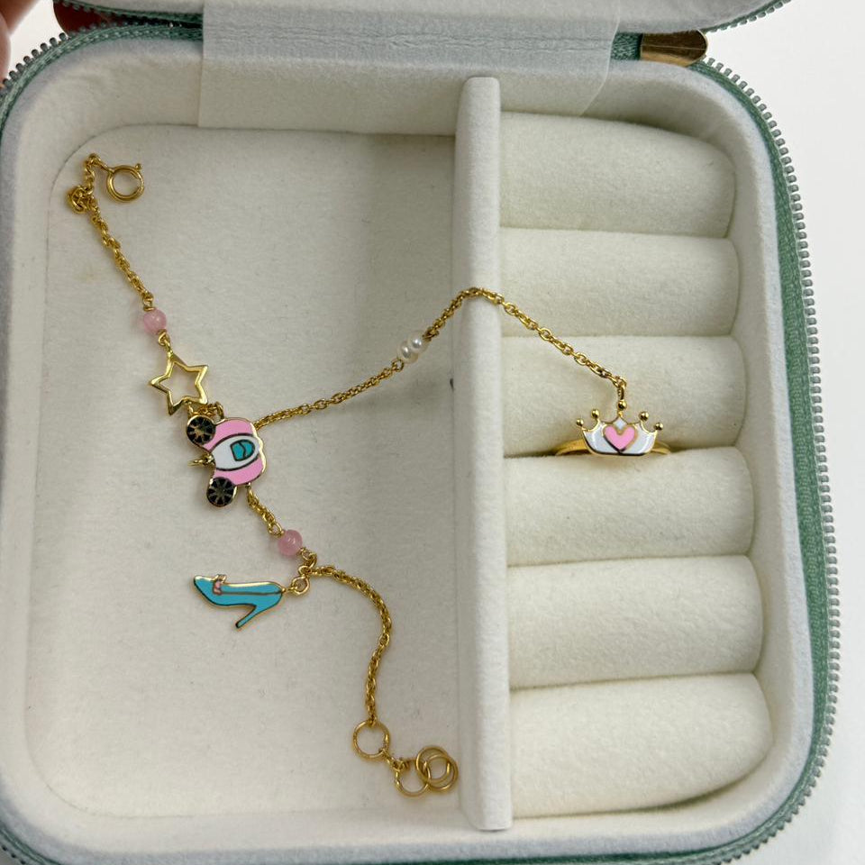 Princess Carriage Enamel Handphool Bracelet 4.35 Grams, 18KT Gold