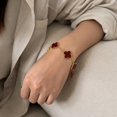 Red Clover Charm Bracelet 4.47 grams 18kt gold