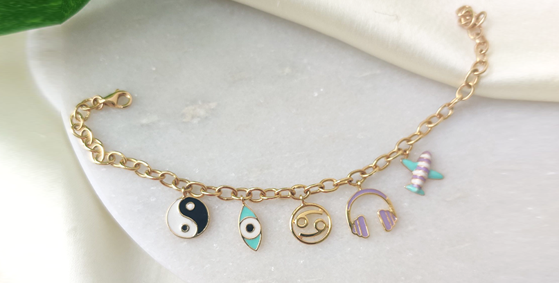 5 Charms Bracelets for Twinning With Your Child